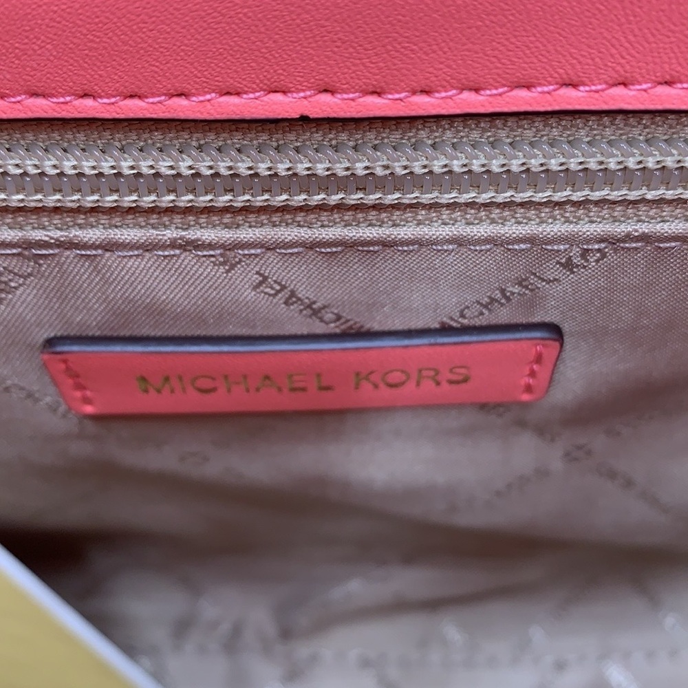 MICHAEL KORS CARMEN MEDIUM FLAP MESSENGER SATCHEL GRAPEFRUIT COLOR - Picture 15 of 16